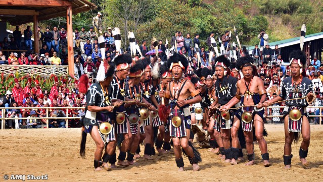 DSC_1532 Chang tribe performing Tongten Senbu (pulling of log drum).