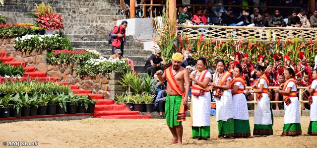 DSC_2035 Kachari performing a folk dance related to Hoeing and Tilling - Kharamjang Bai - Hadubani.