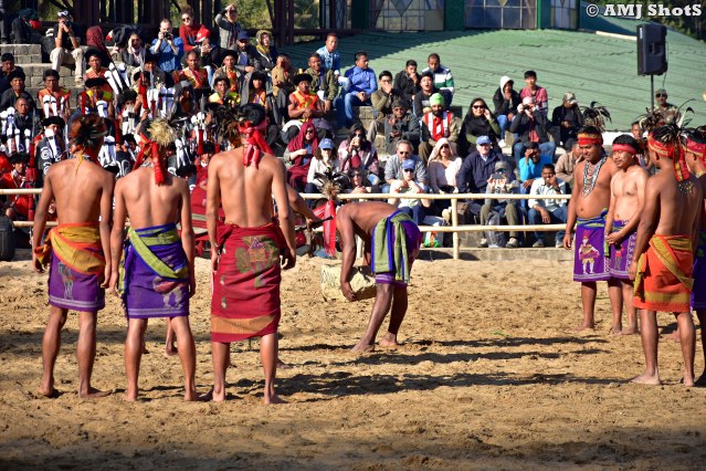 DSC_2230 Garo tribe showing an indigenous stone lifting game - Ro'ong Dea.